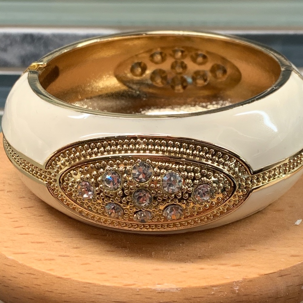 ๐บ White Hot Bangle.FINAL MARKDOWN - Picture 4 of 4